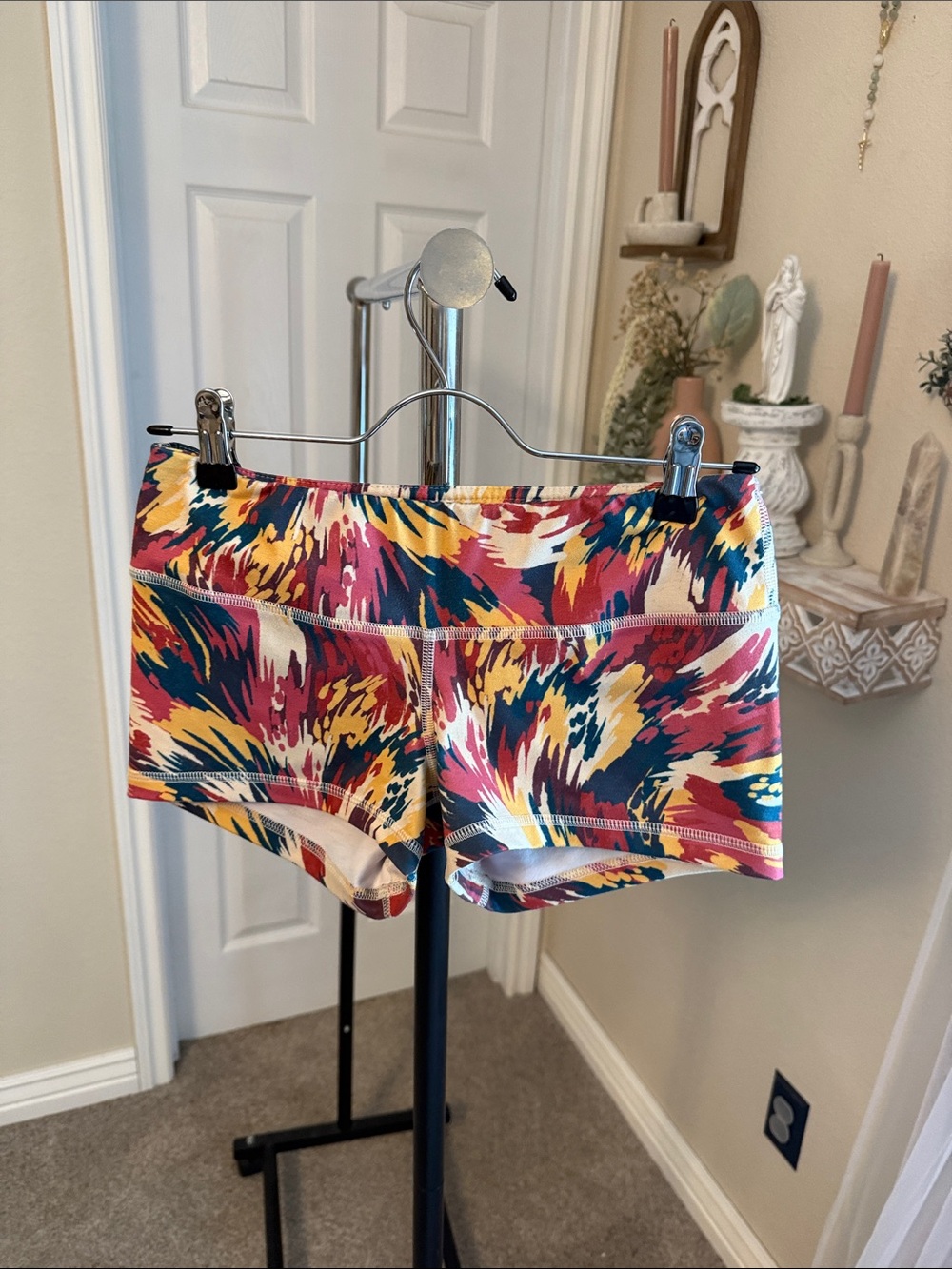Fleo Mid Rise Booty Short